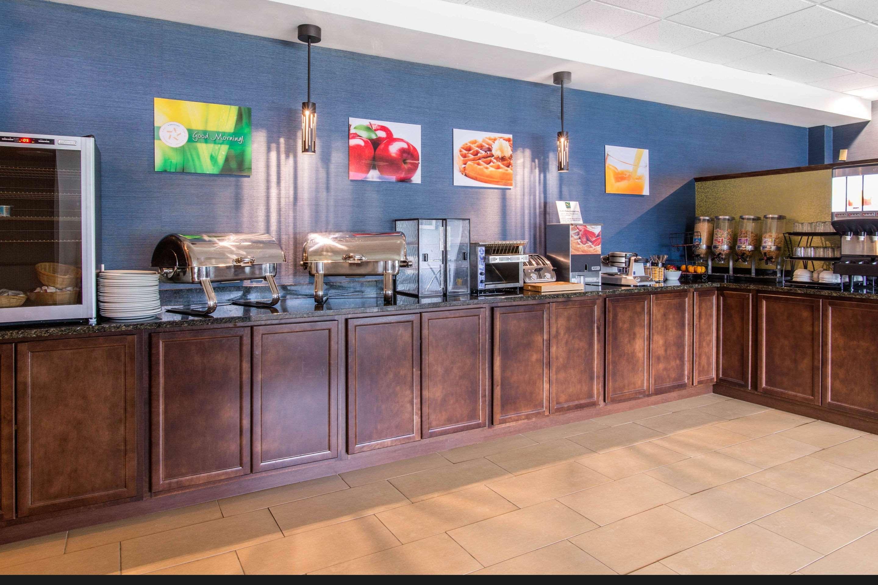 Quality Hotel & Suites Gander Exterior photo