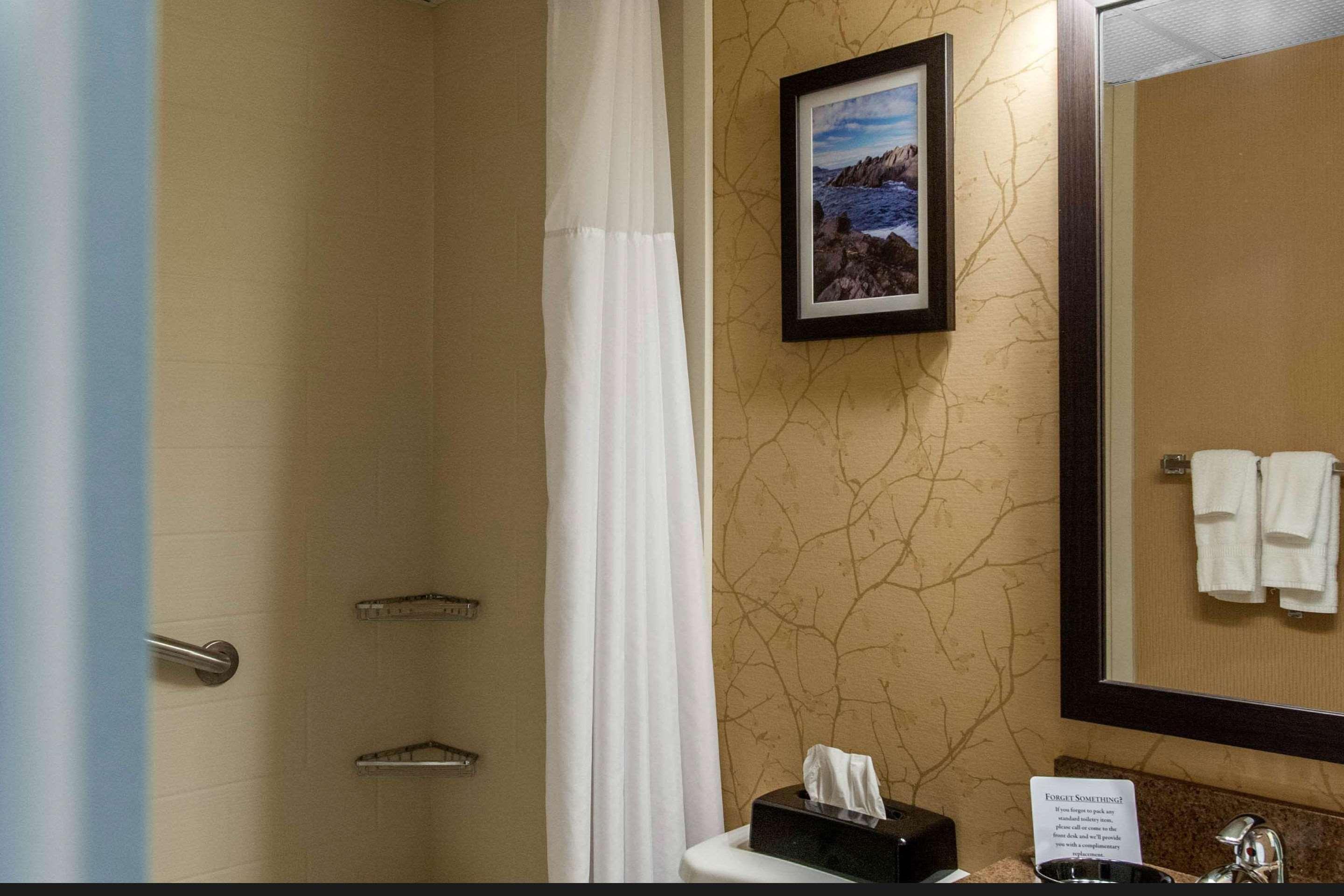Quality Hotel & Suites Gander Exterior photo