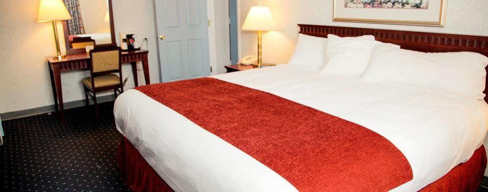 Quality Hotel & Suites Gander Exterior photo